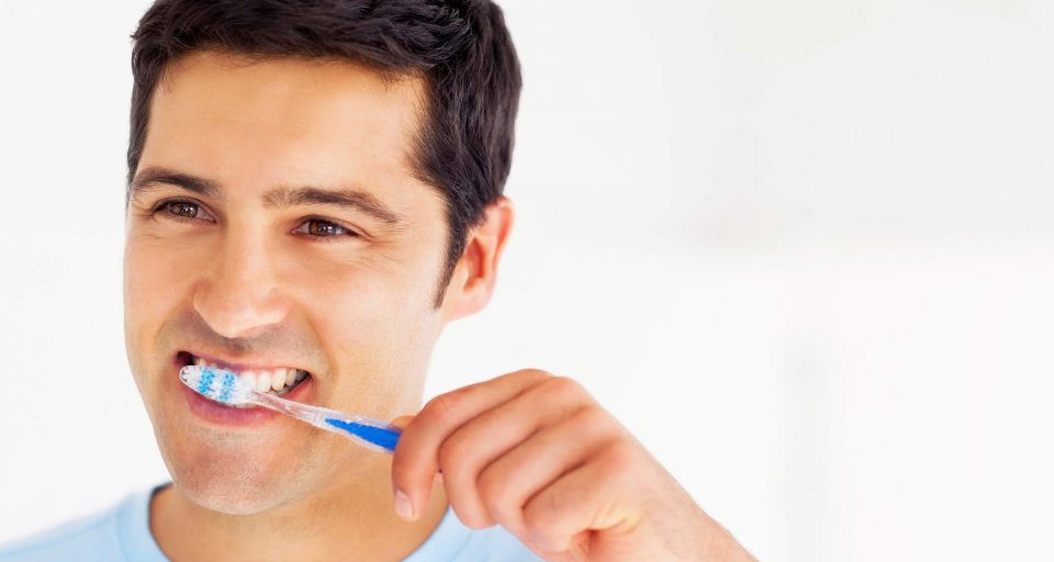 What’s the best way to brush your teeth?